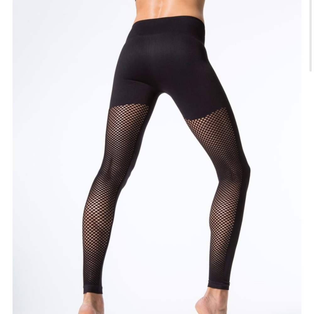 Carbon38 Mesh Seamless Legging size M/L Never Worn